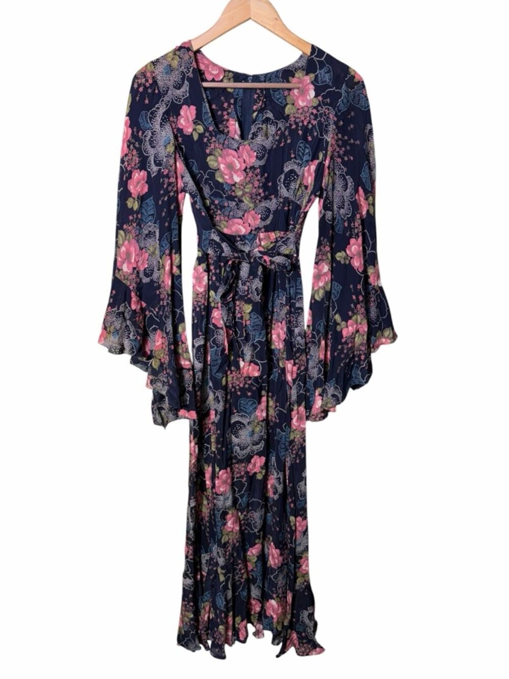 Vintage 1970’s Deep Navy Dreamy Dark Hippie Floral Maxi Dress Angel Sleeves XS